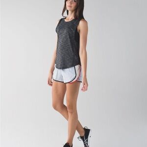 Lululemon Super Squad ShortSilver Fox / Angel Wing / Black- Size 6